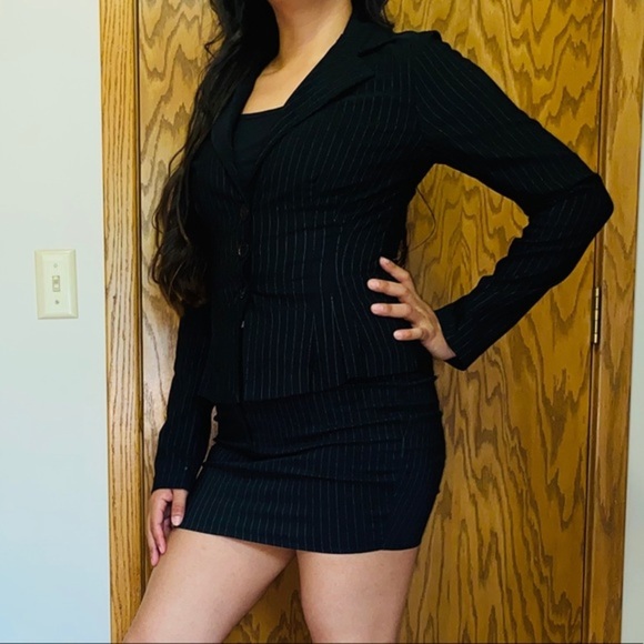 Skirt suit 👠 - Picture 3 of 16